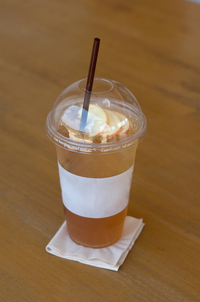 Té de manzana helado para bebida de verano. - Foto, Imagen