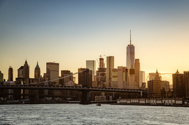 Panoramisch uitzicht op New York City Gebouwen en wolkenkrabbers - Foto, afbeelding