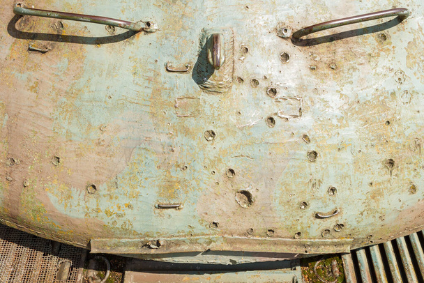 Torre de fragmento de um tanque antigo. Elementos de design e detalhes do antigo tanque soviético. Militar verde camuflagem metal fundo - Foto, Imagem