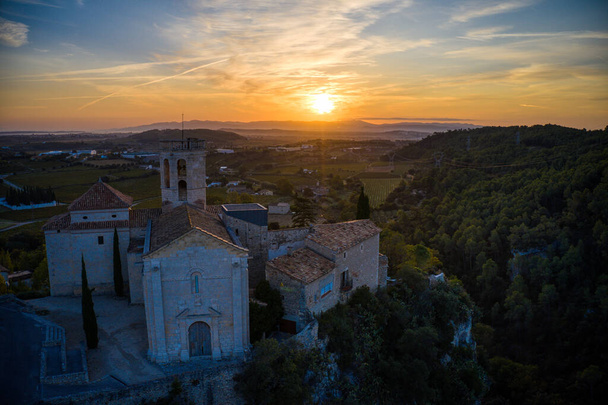 Vista Area de un Pueblo en Espaa, Sant Martin Sarroca, viedos, carretera de curvas, castillo, ermita y mucho color - Photo, image