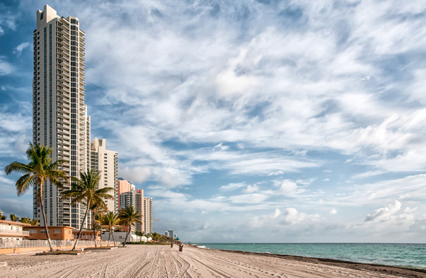 Vista della spiaggia Sunny Isles Miami in Florida al mattino, Stati Uniti d'America - Foto, immagini