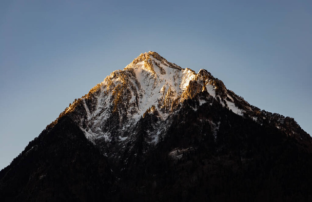 Close-up tiro de um pico de montanha no sul da França - Foto, Imagem