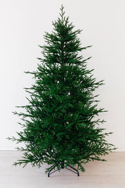 La tarjeta de Navidad para el nuevo año presenta el interior de la decoración del pino del árbol de Navidad - Foto, Imagen