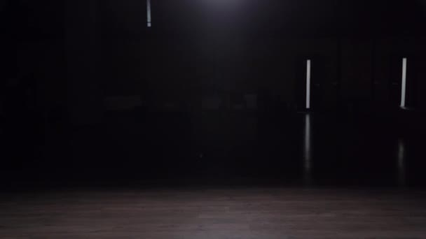 Dark Empty Studio - Záběry, video