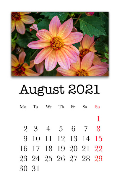 Cartão de calendário para o mês de agosto de 2021
 - Foto, Imagem