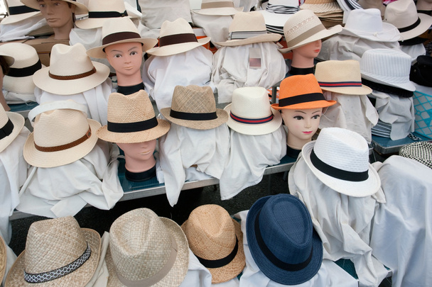 muchos sombreros
 - Foto, imagen