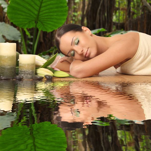 beautiful young woman in a spa - Photo, Image
