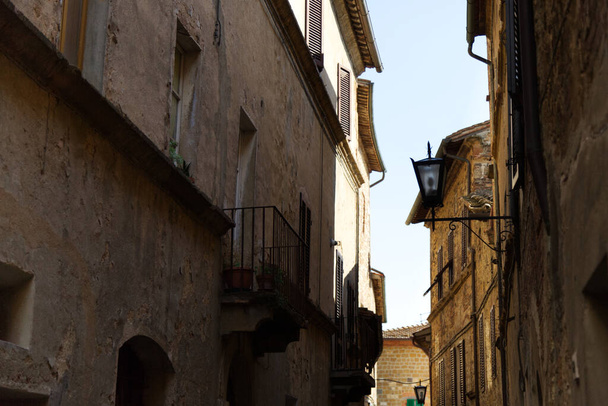 Alley in the city of Pienza - Photo, Image