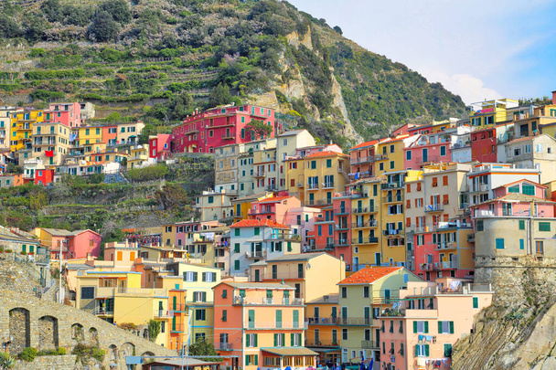Italië, Riomaggiore kleurrijke straten - Foto, afbeelding