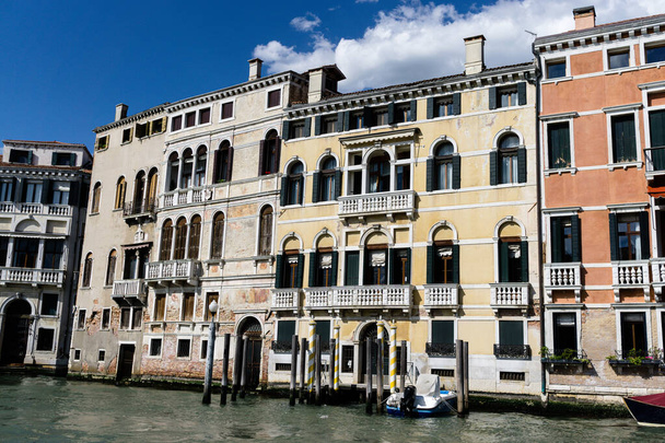 A beautiful view of historic buildings in Venezia, Italy - 写真・画像