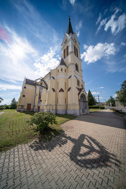 Iglesia católica de San Laszlo en Zalalovo - Foto, Imagen