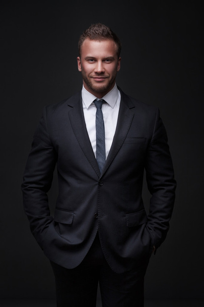 Portrait of young businessman - Foto, afbeelding