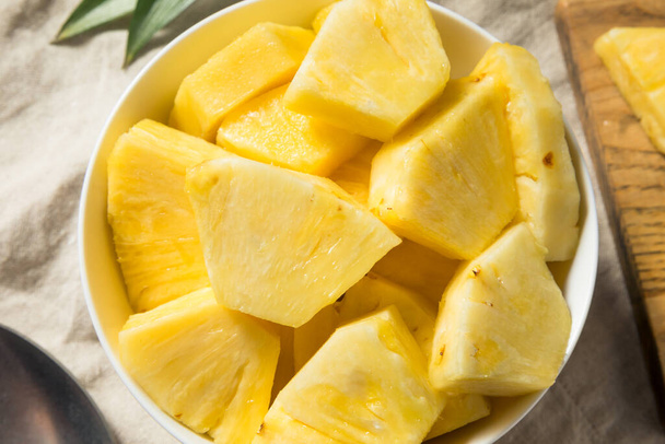 Healthy Organic Pineapple Slices Ready to Eat - Foto, Imagen