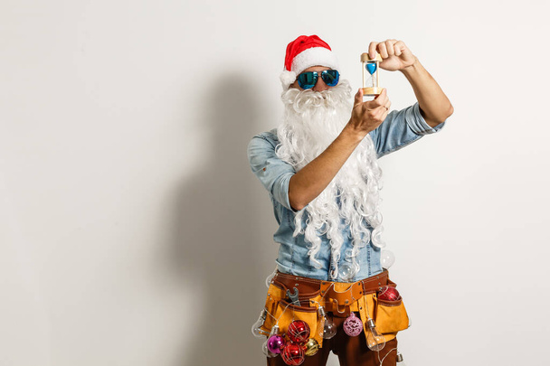 Санта Клаус в солнечных очках. cool santa - Фото, изображение