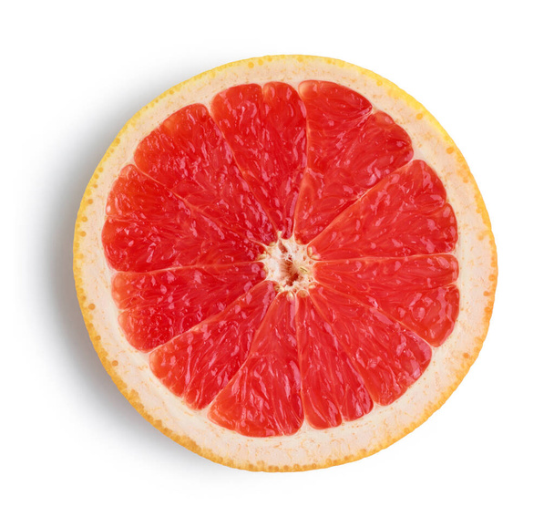 červený grapefruitový plátek izolovaný na bílém pozadí, horní pohled - Fotografie, Obrázek