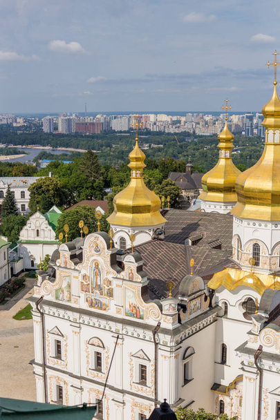 Vista de la Iglesia Ortodoxa Kiev Pechersk Lavra - Foto, Imagen