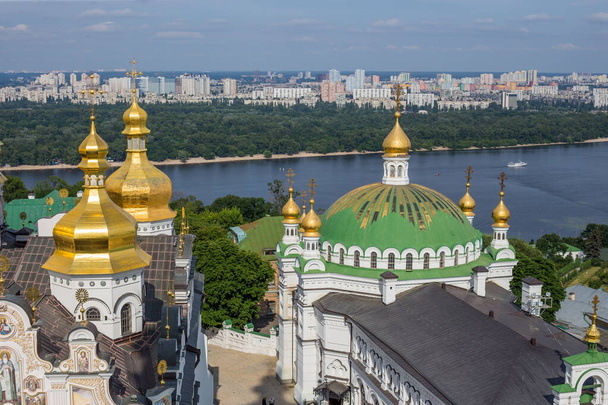 Άποψη της Ορθόδοξης Εκκλησίας Κίεβο Pechersk Lavra - Φωτογραφία, εικόνα