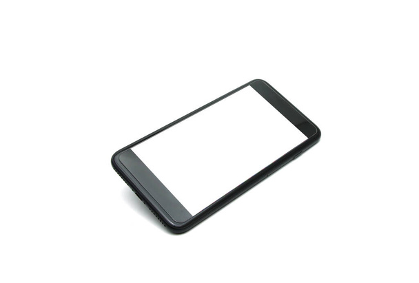 realistische perfekt detaillierte moderne Smartphone isoliert auf weißem Hintergrund. Mock up Smartphone mit leerem Bildschirm  - Foto, Bild