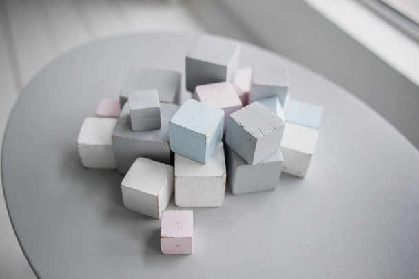 play cubes on the floor in children's room - Foto, Imagen