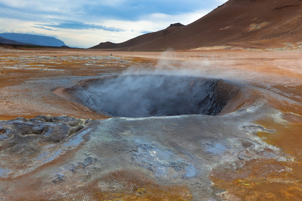 forró iszap a potot a Geotermális területen hverir, Izland - Fotó, kép