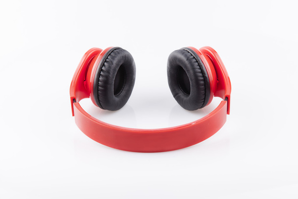 Fones de ouvido vermelhos com isolamento de pading preto
 - Foto, Imagem