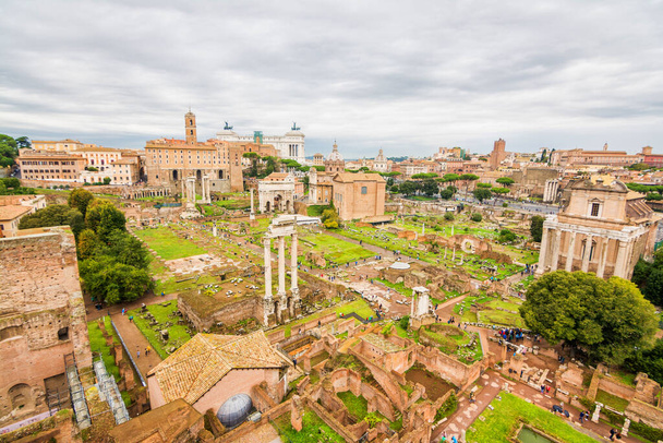views of the famous roman forum in rome, italy - Fotoğraf, Görsel