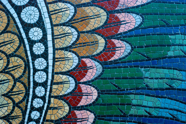 Vintage tekstury.Szczegóły piękne stare zawalenie abstrakcyjne ceramiczne mozaiki zdobione budynku.Mozaika dekoracyjne tło - Zdjęcie, obraz