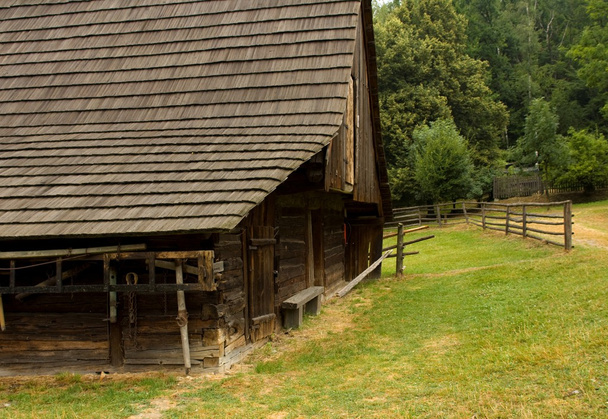 деревянный дом - Фото, изображение