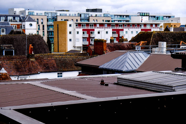 Londres Reino Unido, 03 de outubro de 2020, Epsom Town Centre Roof Top vista panorâmica, sem pessoas - Foto, Imagem