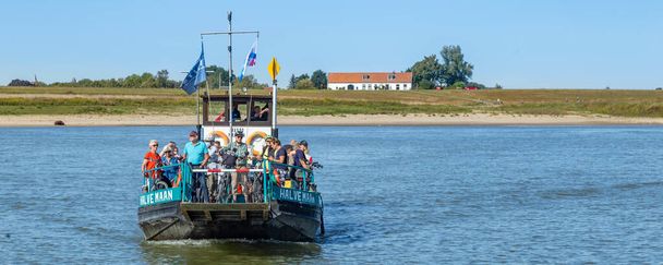 Ferry Millingerwaard-Doornenburg Alankomaat - Valokuva, kuva