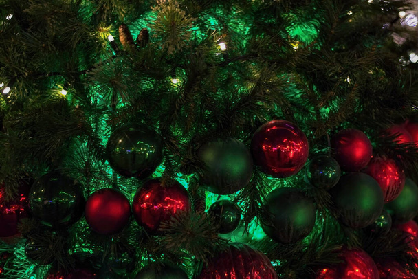 Decoraciones de Navidad para el árbol de Navidad. Diseño y arte tema el nuevo año. - Foto, imagen