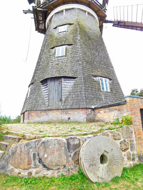 Le moulin hollandais sur la montagne du moulin - Photo, image