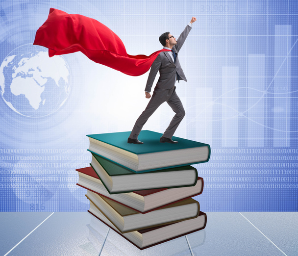 Superhrdina podnikatel v konceptu vzdělávání s knihami - Fotografie, Obrázek