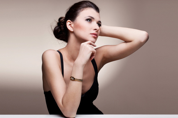Woman in exclusive jewelry watch - Foto, Bild