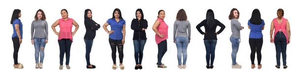 Vorder-, Seiten- und Rückansicht einer Gruppe lateinamerikanischer Frauen auf weißem Hintergrund - Foto, Bild
