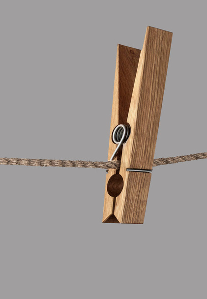 Prancha de madeira pendurada em uma corda, tiro de close-up - Foto, Imagem