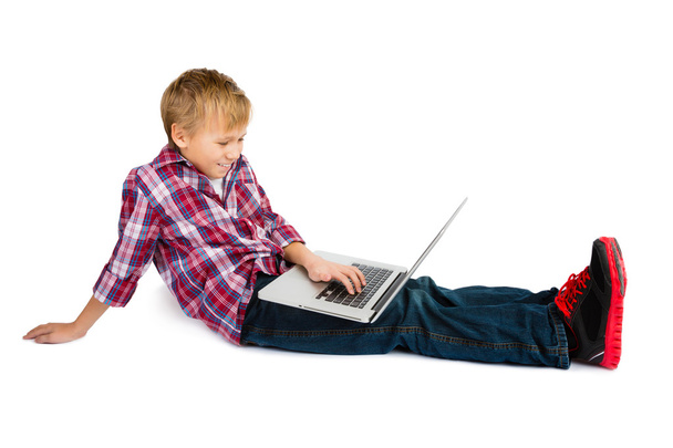 Smiling Boy with Computer - Φωτογραφία, εικόνα