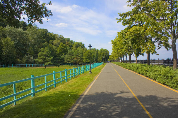 Park of Mezhyhirya in Kyiv region, Ukraine - Фото, зображення