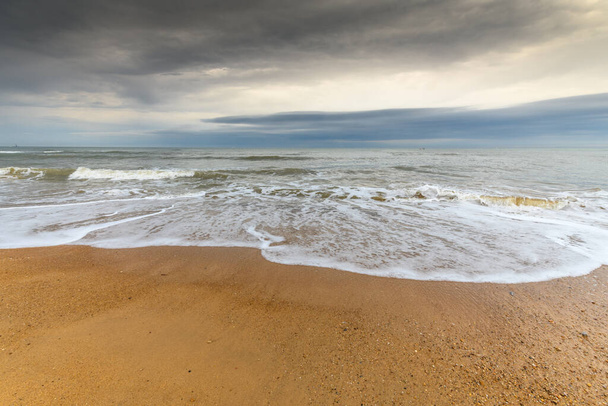 Pláž na Atlantském oceánu u Sables d 'olonne - Francie. - Fotografie, Obrázek