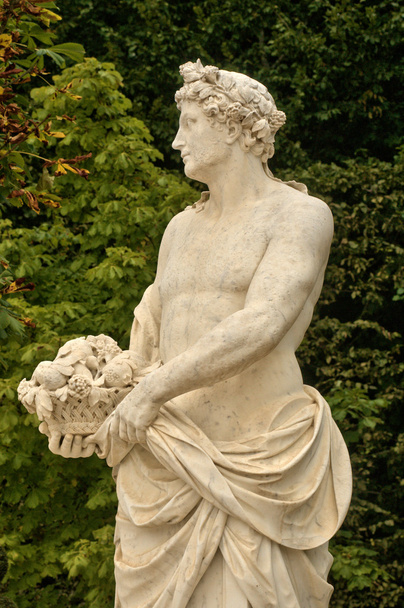 Франция, мраморная статуя в парке Версальского дворца
 - Фото, изображение