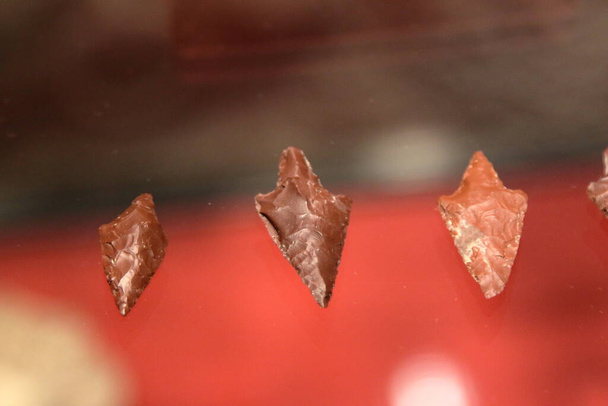 pointes de flèches en silex du troisième millénaire avant JC - Photo, image