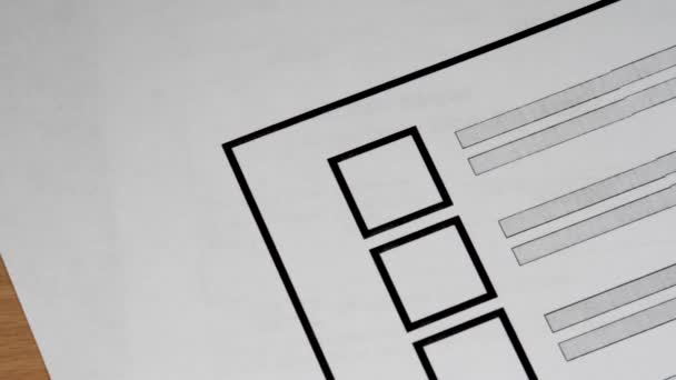 Papieren ballot met ongevulde checkbox plaats en pen - Video