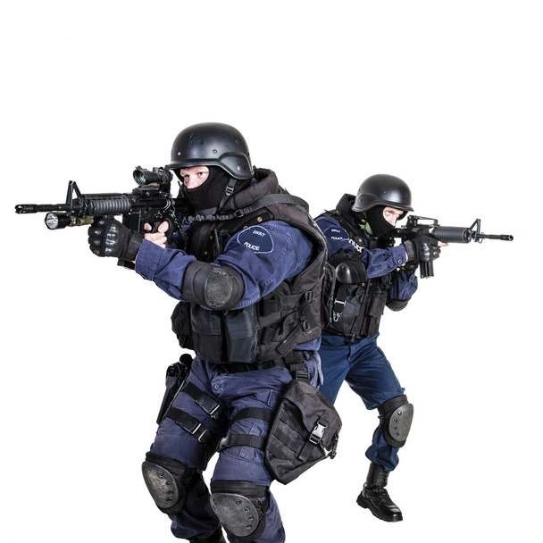 L'équipe SWAT en action
 - Photo, image