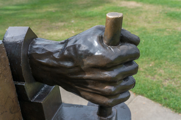Una estatua de Máximo Ad Minima en Kew Gardens
 - Foto, Imagen