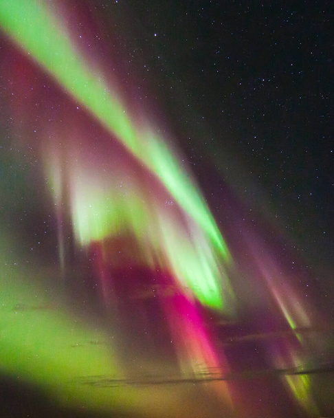 ULSTEINVIK, NORway - 2016 Mart 06. Renkli kuzey ışıkları - Aurora borealis. - Fotoğraf, Görsel