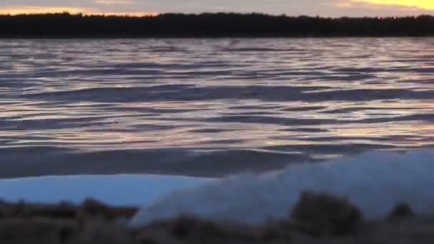 Βράδυ στη λίμνη - Πλάνα, βίντεο