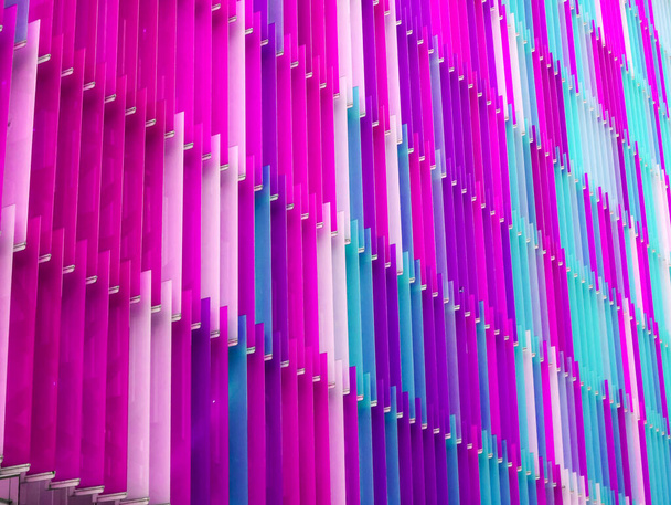 línea interior de lámina de plástico acrílico y color magenta azul rosa patrón colorido de diseño de concepto - Foto, imagen