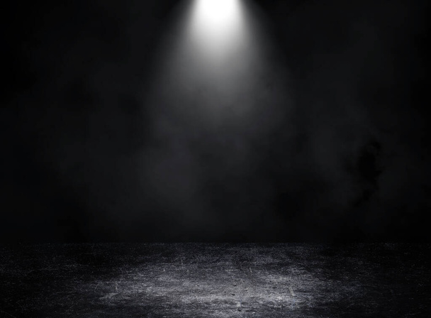 Espaço vazio do estúdio sala escura com iluminação spot e neblina ou névoa no piso de concreto fundo textura grunge. - Foto, Imagem