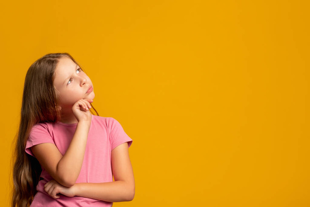 confused kid portrait motivation discovery girl - 写真・画像