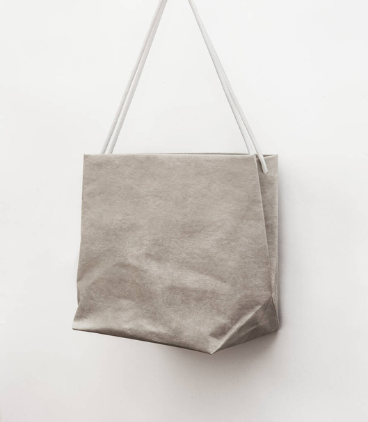 sac en carton en tissu gris - Photo, image